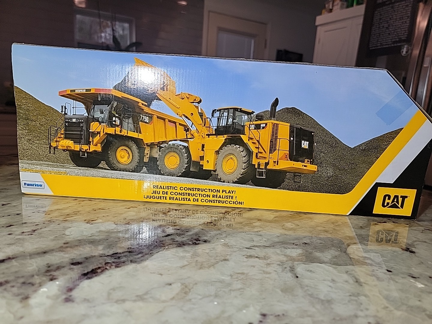 CAT Construction Fleet Play Sand Set Hard Hat Tools Dump Trump Wheeled Excavator