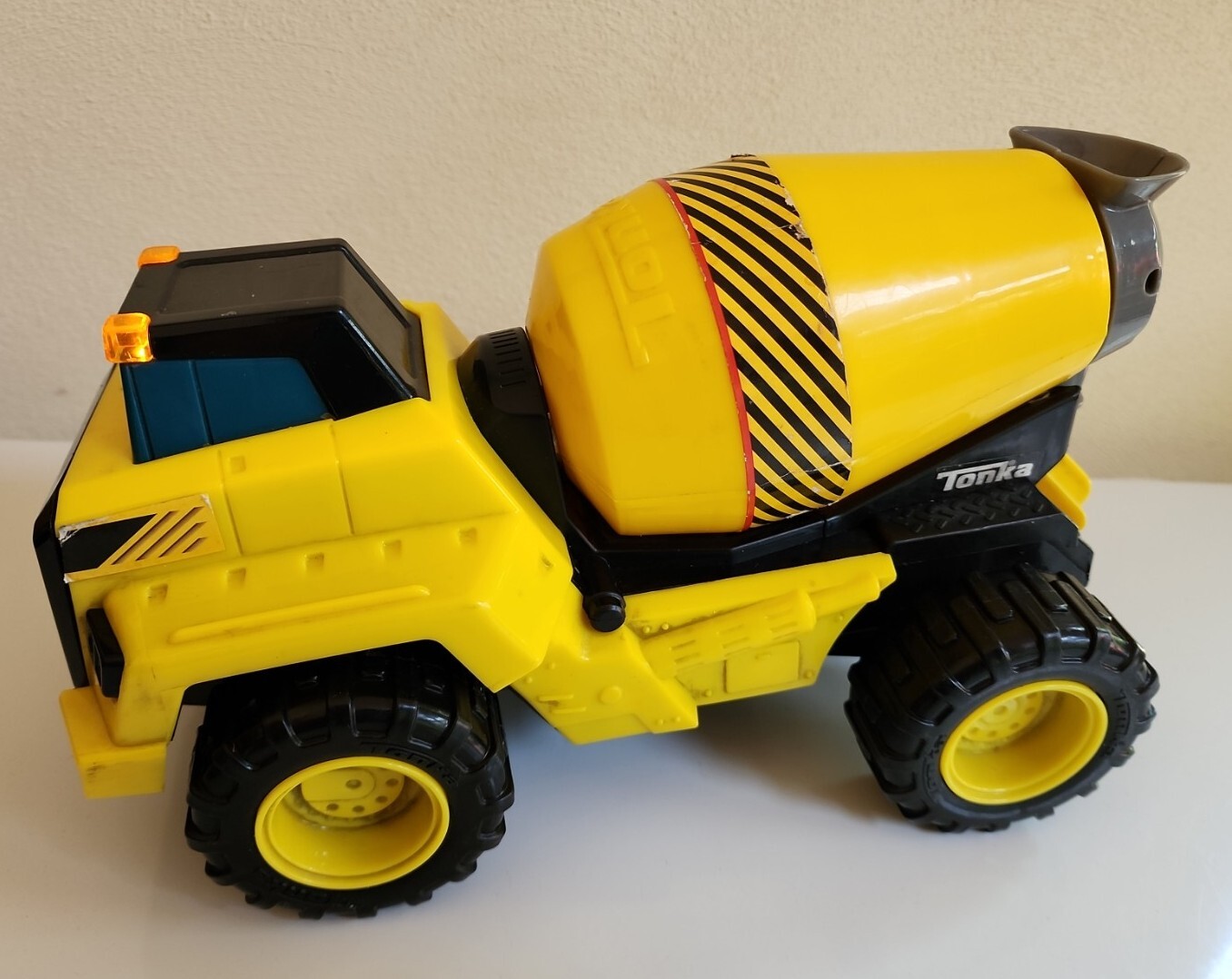 TONKA Truck Cement Mixer 2018 Hasbro Rotating Toy Sound 12″ Plastic Construction