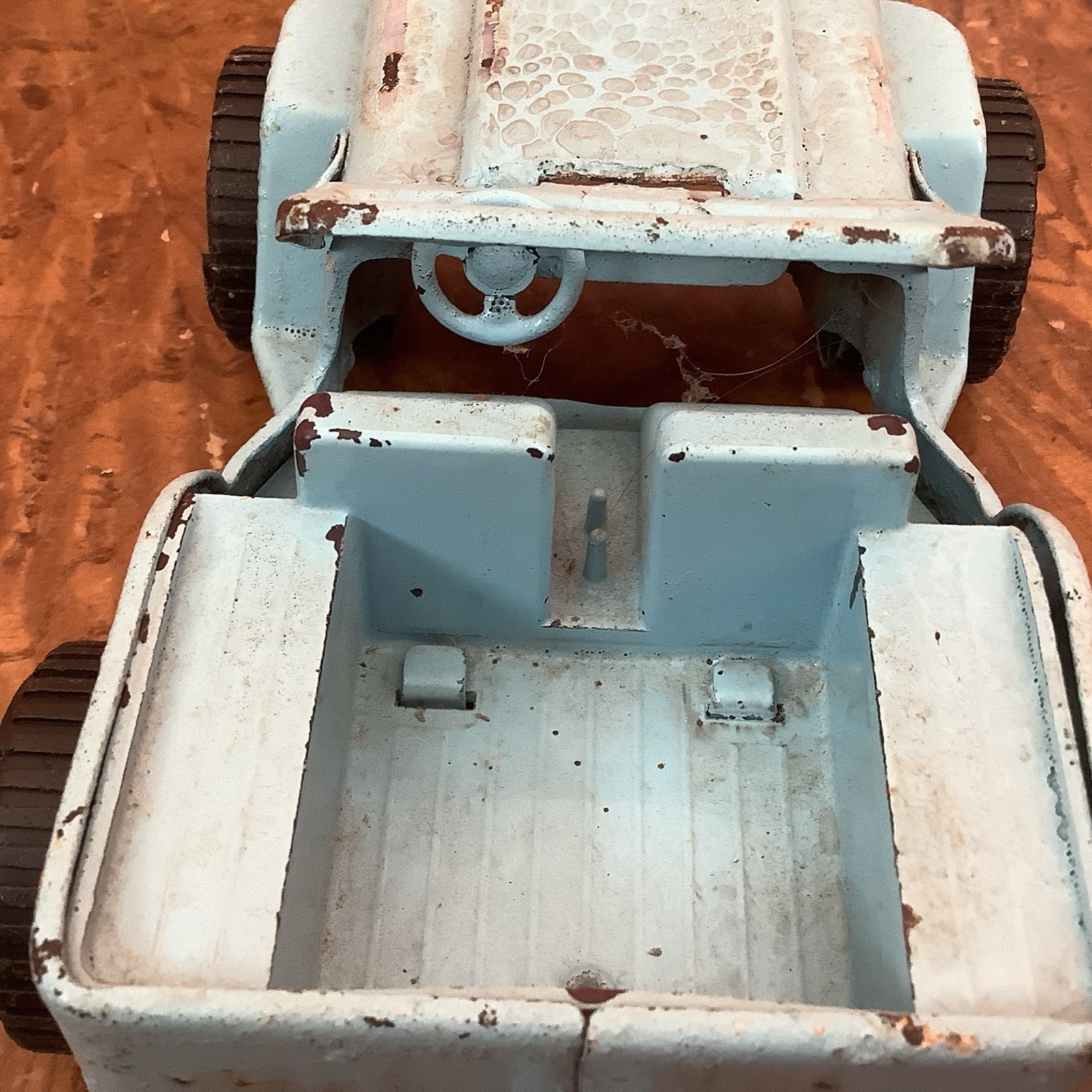 Vintage Tonka 810094 Plastic And Metal Jeep Sold As Pictured