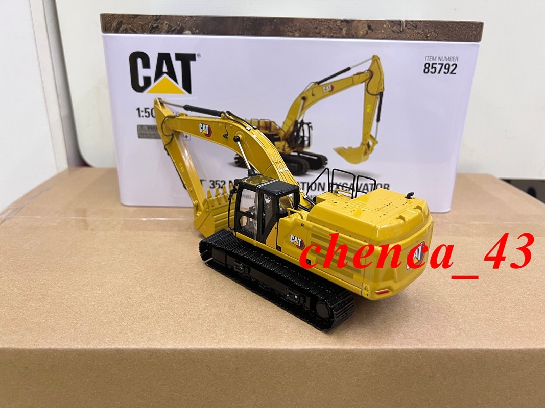 DM85792 1/50 Cat 352 Next Generation Excavator Diecast Display Model Collection