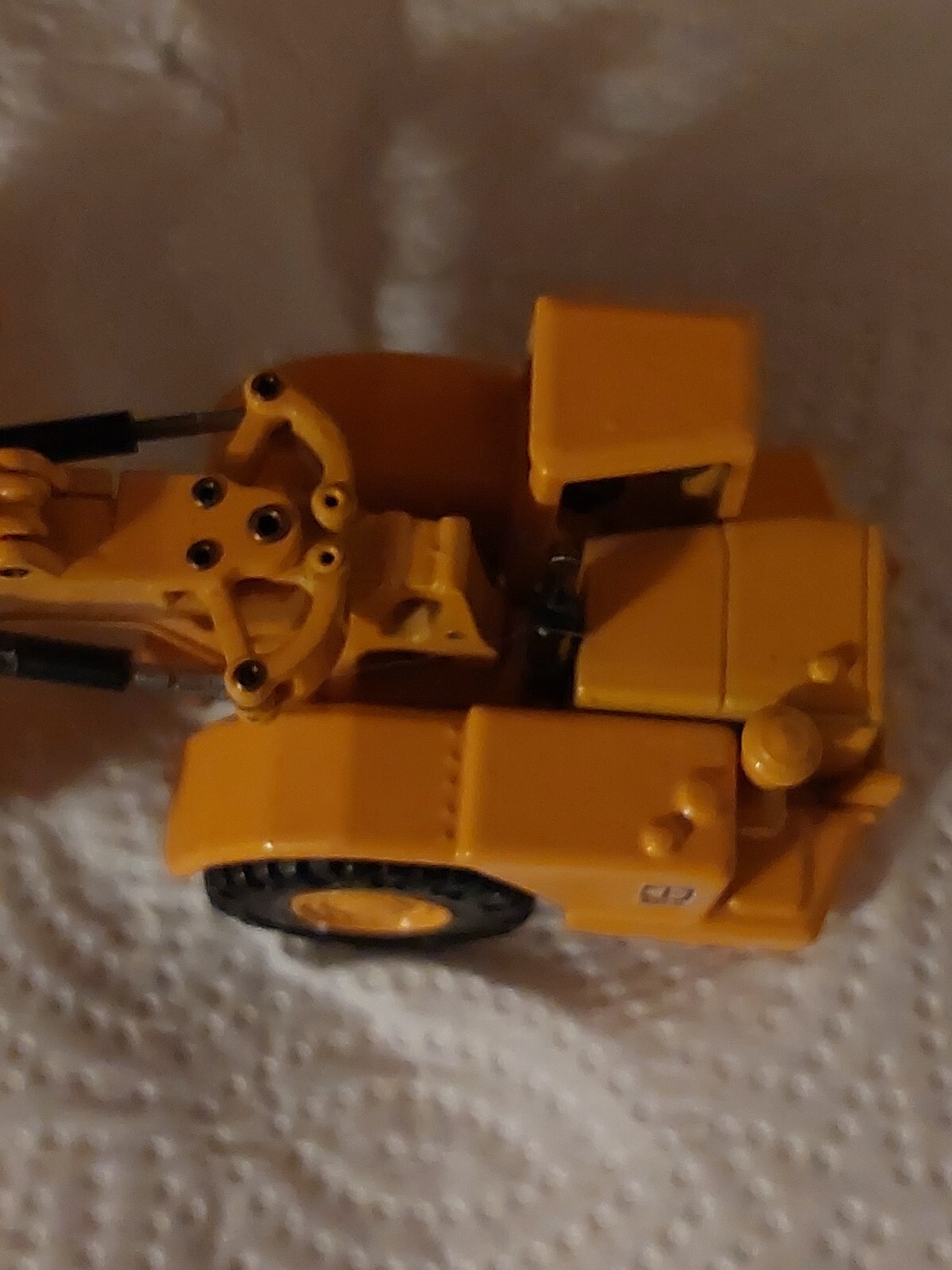 1:50 8″ L CAT # 6310 MINIATIRAS PARTS REATTACHED, SEE PHOTOS, PARTS OR REPAIR