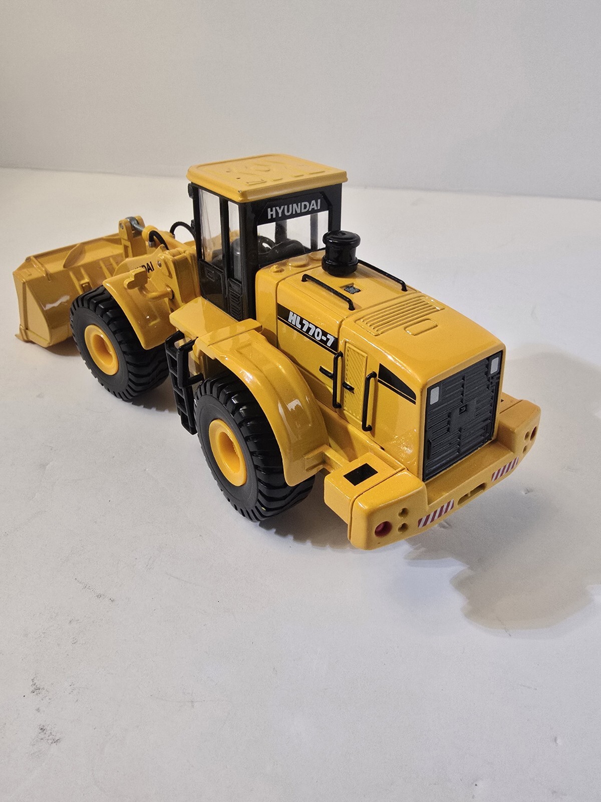 2003 1:40 Diecast Hyundai HL770-7 Wheeled Loader Used Open W/issues