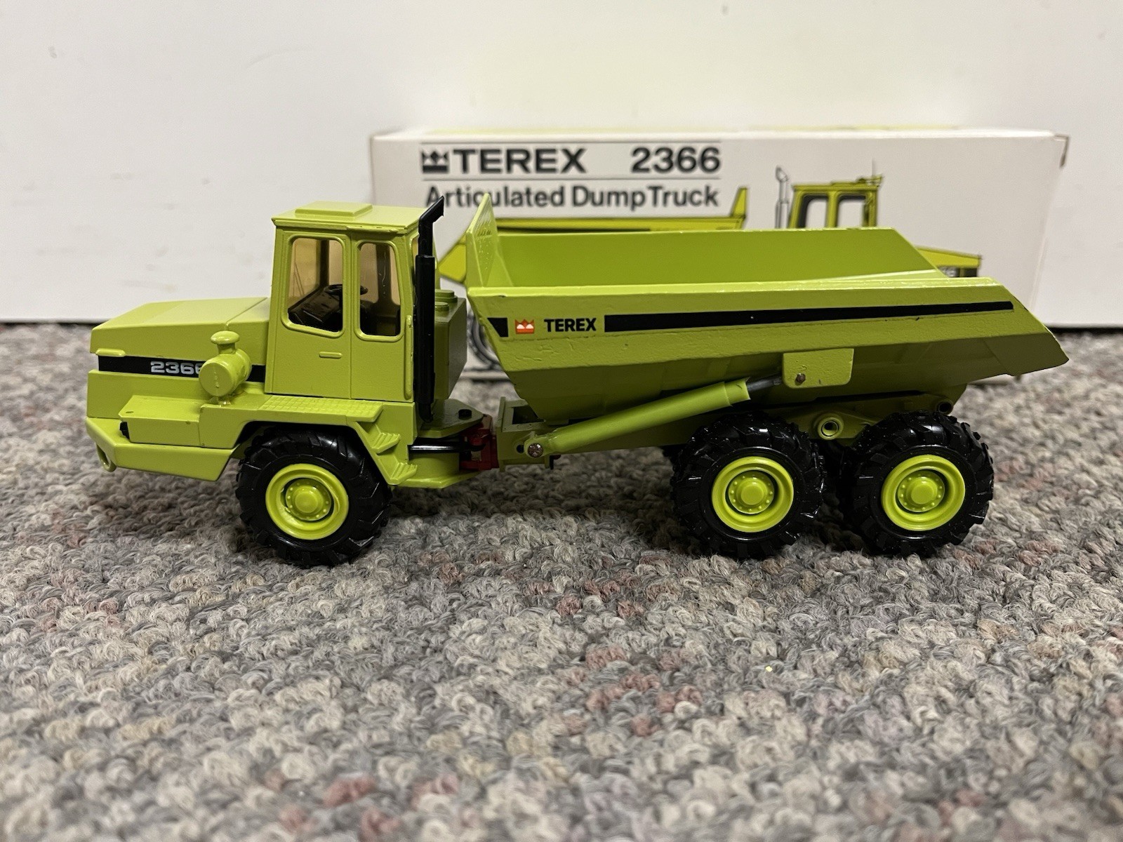 * TEREX 1/50 SCALE #2366 ARTICULATED DUMP TRUCK DIECAST *ST