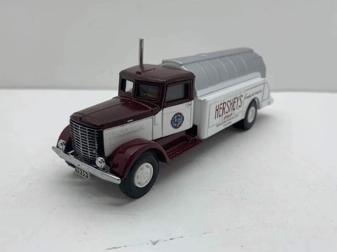 1:64 AHL Hartoy Peterbilt Delivery Truck Car Hershey’s Syrup Diecast Model 1939.