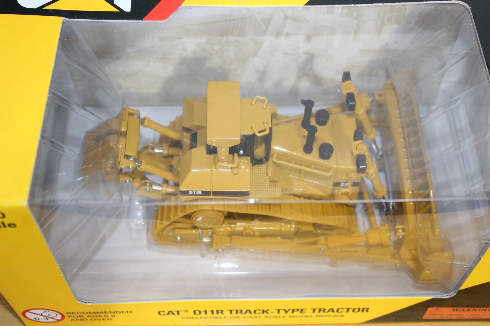 Caterpillar CAT Diecast D11R Dozer w/ Ripper 1:50 Scale Norscot Group