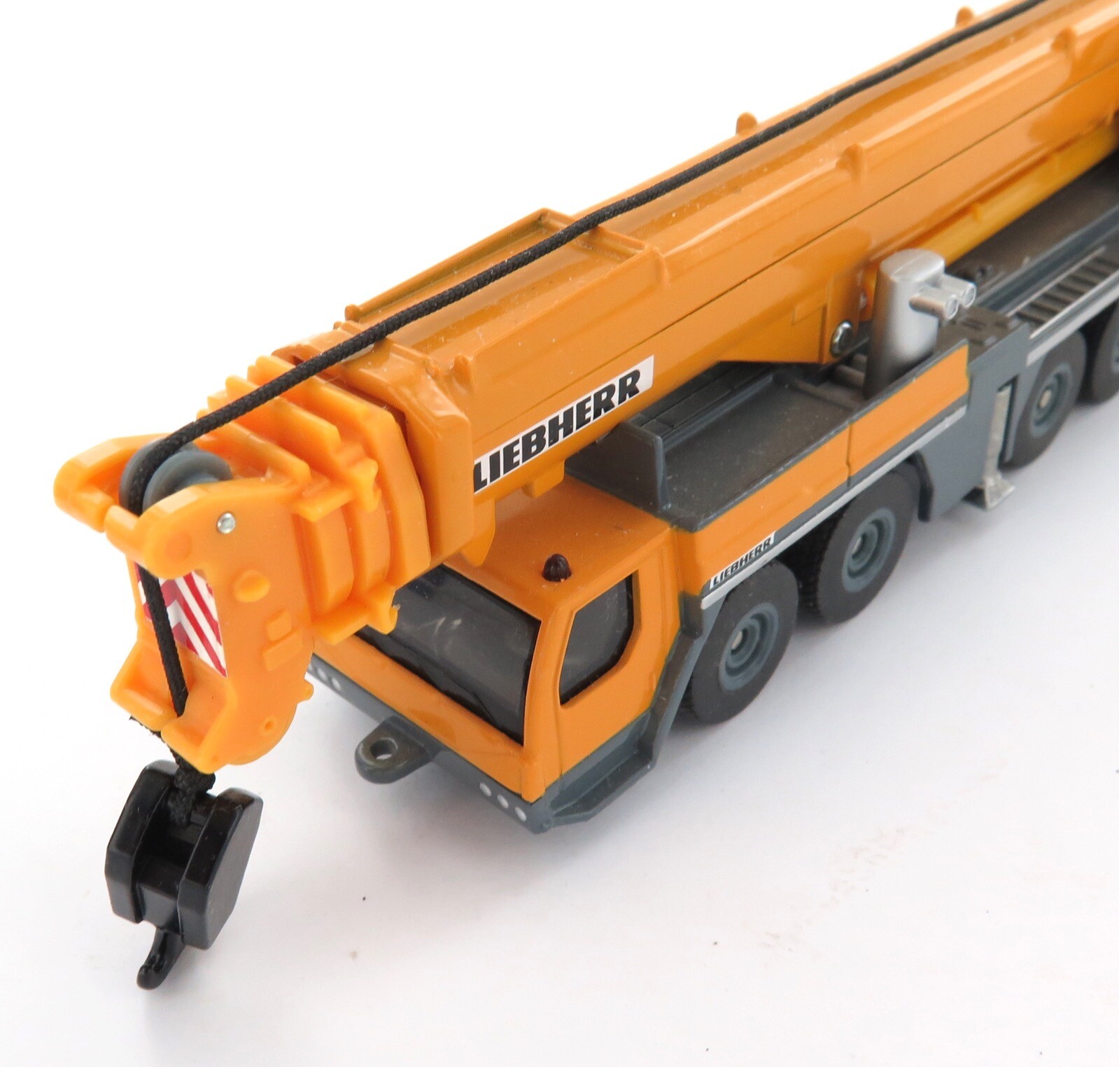 SIKU 1886 QUALITY HEAVY SET LIEBHERR MOBILE CRANE DIECAST BOXED.