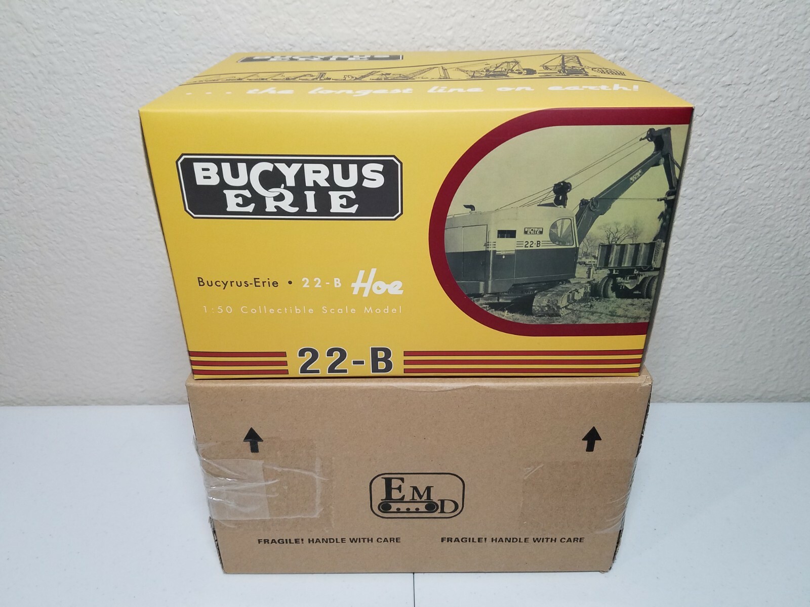 Bucyrus-Erie 22-B Cable Hoe with Metal Tracks – EMD 1:50 Scale Model #T002 New