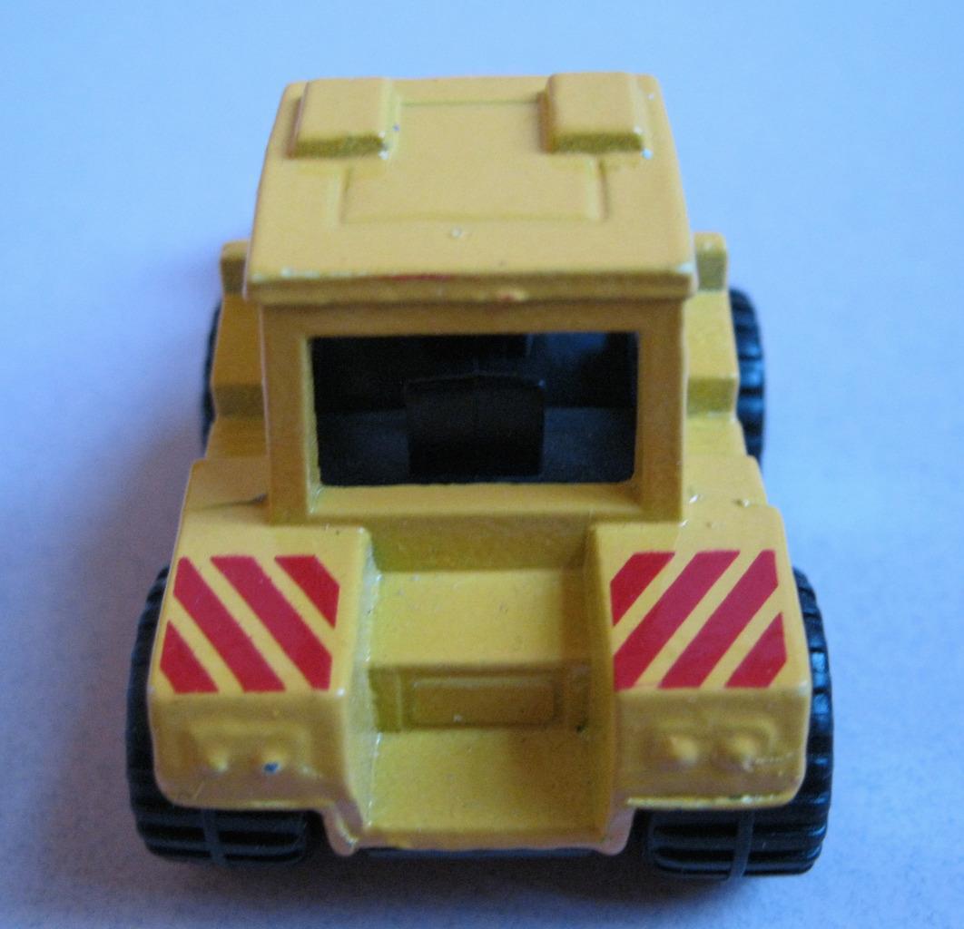 1976 MATCHBOX LESNEY SUPERFAST #29 SHOVEL NOSE TRACTOR Scoop Loader RED BUCKET