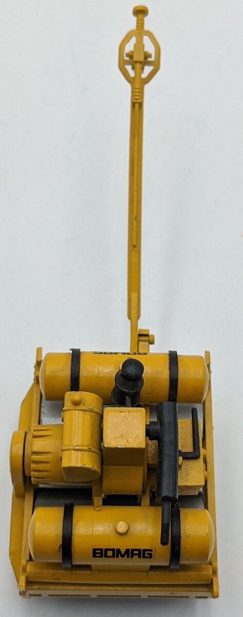 NZG 248 1:20 Scale Diecast Bomag BW 90S Roller/Box