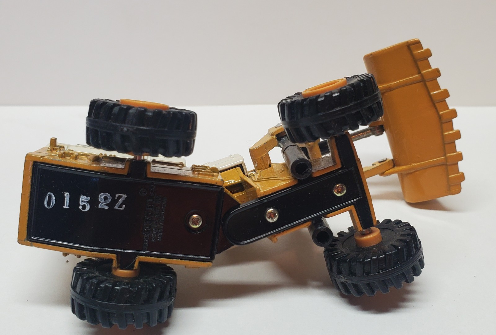 Ertl International Harvester Front End Loader 1/80 Scale