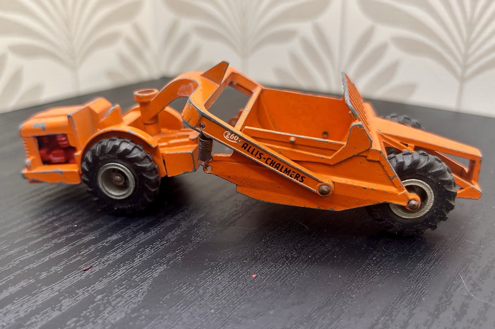 Matchbox King Size Allis-Chalmers 260 Motor Scraper Diecast Orange Vintage