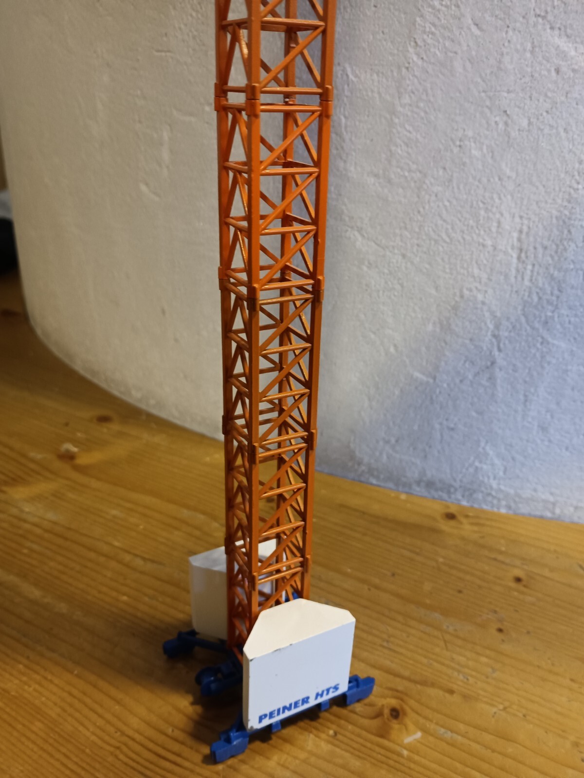 Peiner 1/87 Scale Tower Crane Peiner Die Cast by Conrad Figure