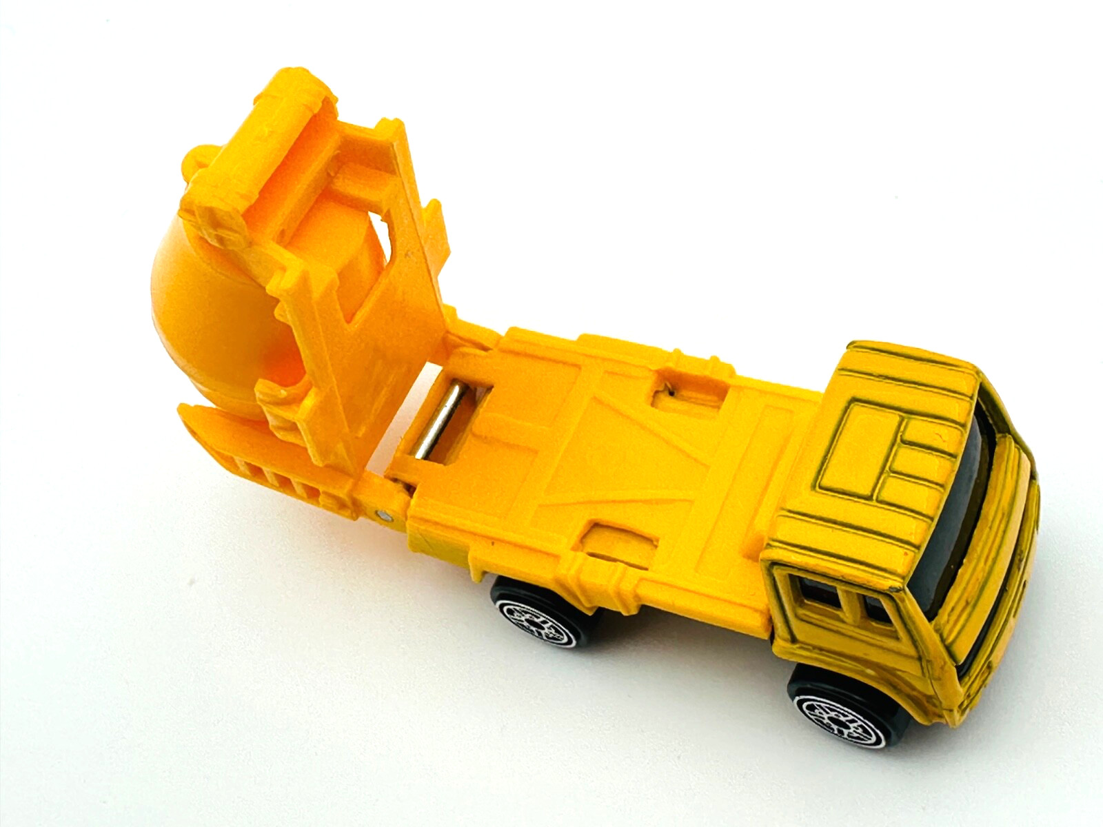 Maisto Cement Mixer truck Yellow Construction Barrel