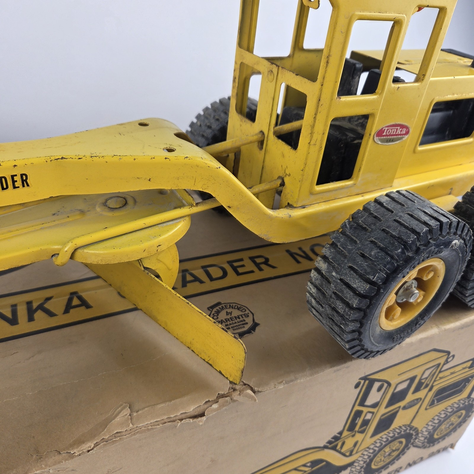 Vintage 1960’s Yellow Tonka U.S.A. Grader No. 2510 with Box