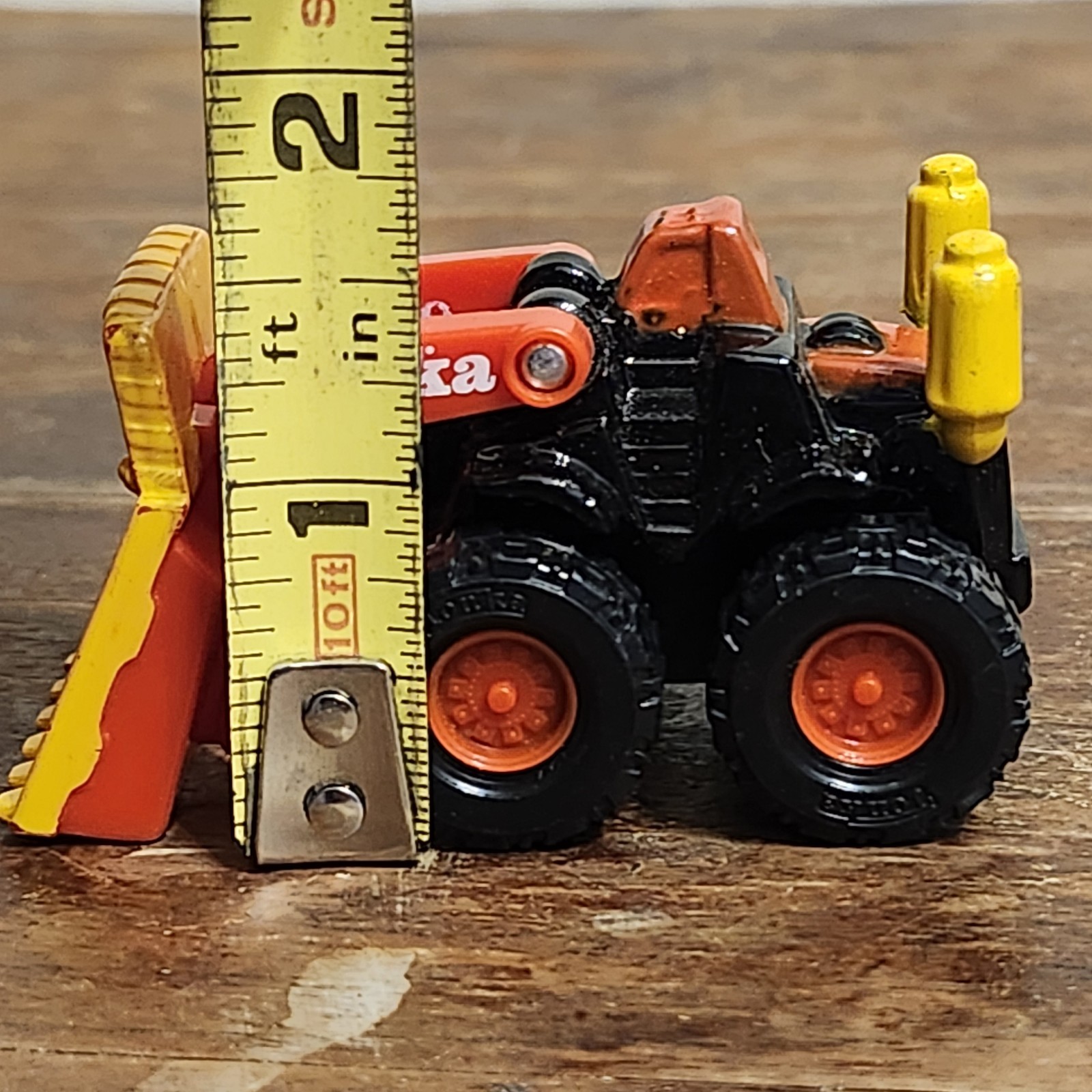 Tonka Maisto Front End Loader 2006 Die Cast 2″ Red Yellow Tiny Construction Toy
