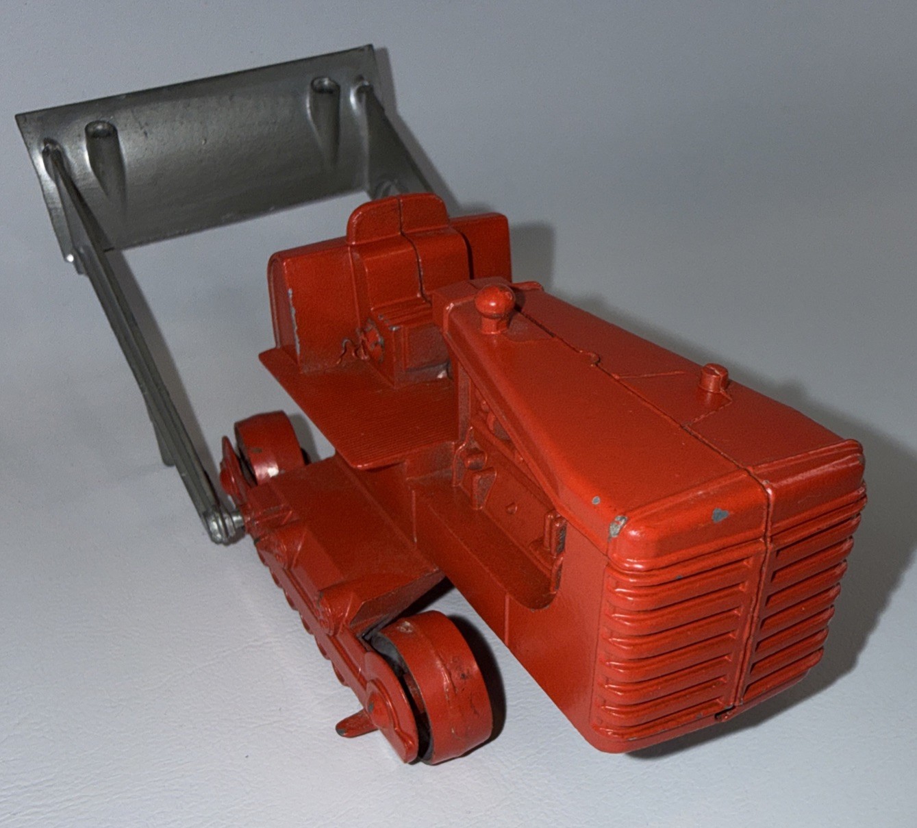 Vintage Hubley No. 769 Crawler Tractor Bulldozer – 1950’s – Great Shape!