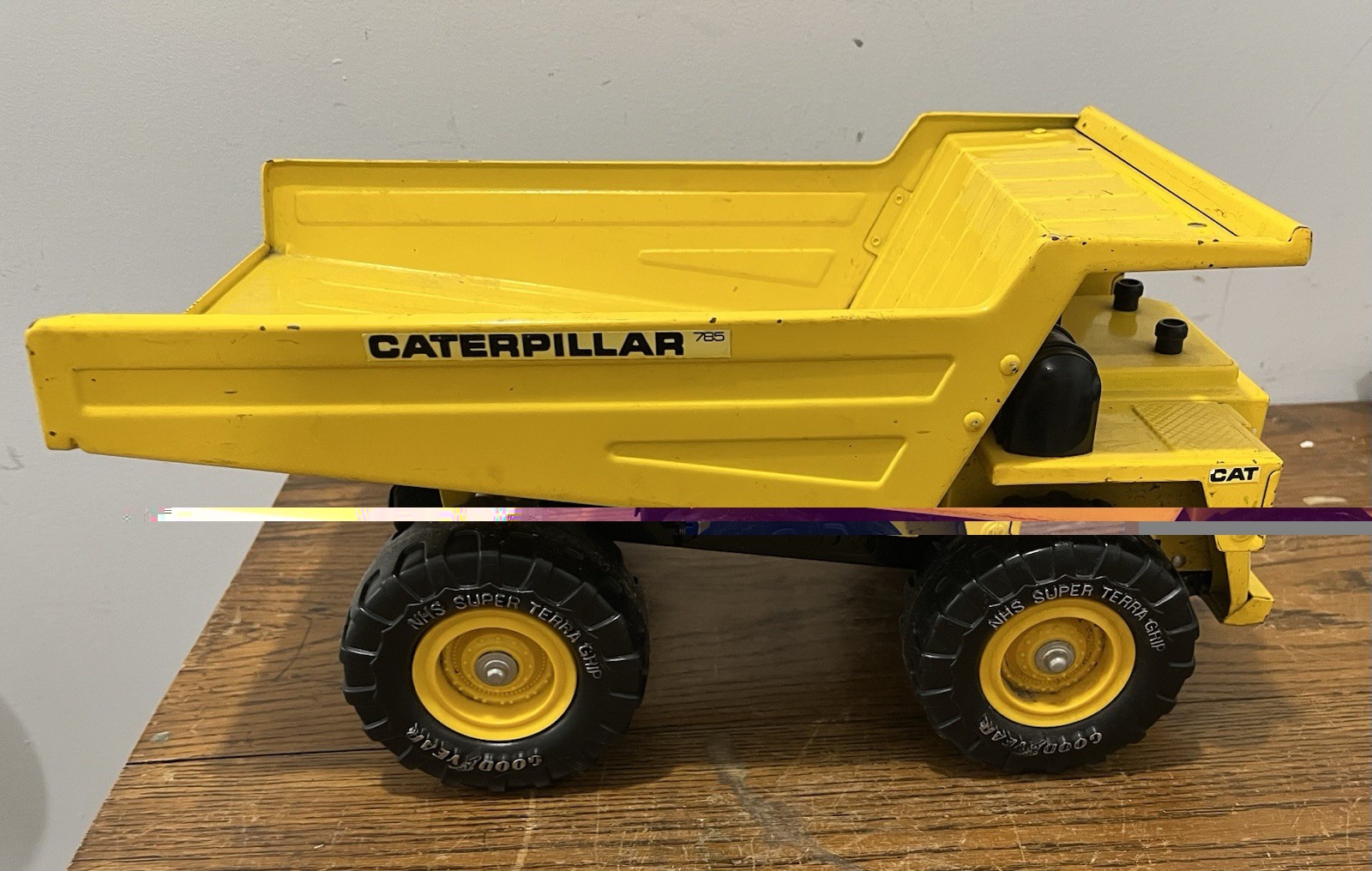 Vintage 1986 REMCO CAT Metal Dump Truck Caterpillar 785 Toy