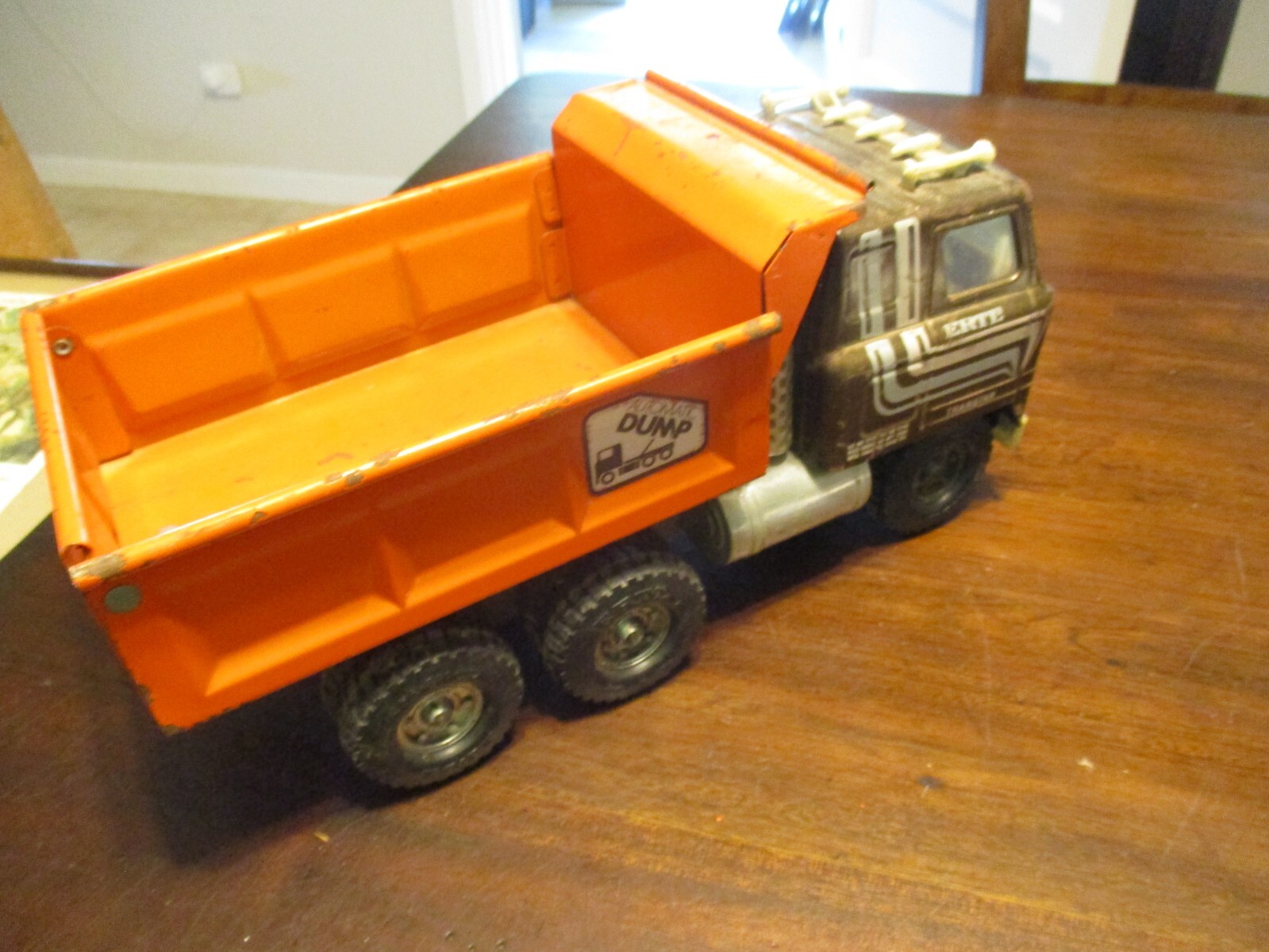 Vintage ERTL Transtar Automatic Dump Truck Hydraulic Lift International Truck