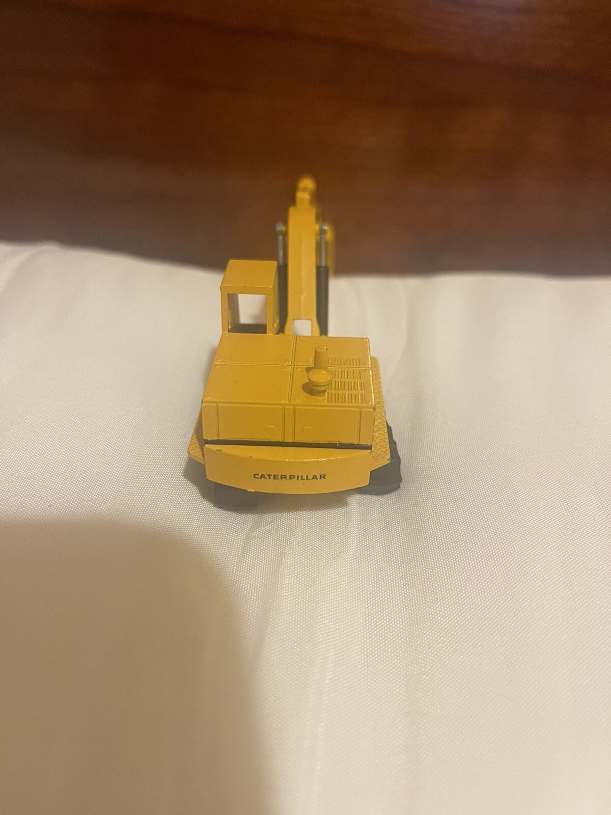 NZG Caterpillar EXCAVATOR VTG WEST GERMANY 1/87 Scale NICE No 143