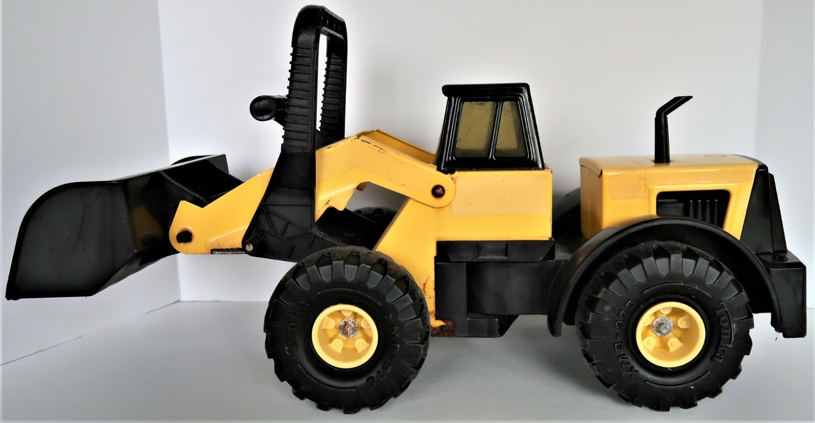 Tonka “Mighty 728” Front End Loader Hasbro 1999