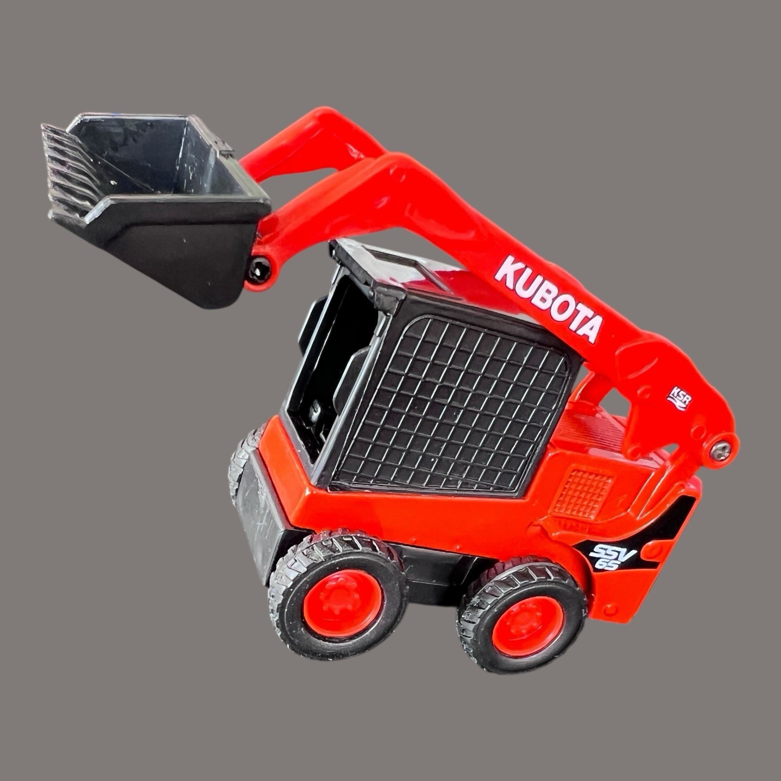 ✨1/43 Scale Kubota SSV65 Wheeled Skid Steer Loader Toy (3.5″) New-Ray Pre Owned
