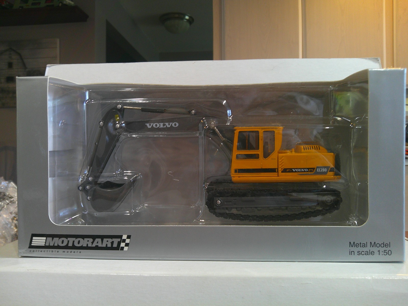 Motorart Volvo EC280 Track Excavator 1:50 Scale Yellow Very Good Sealed Box