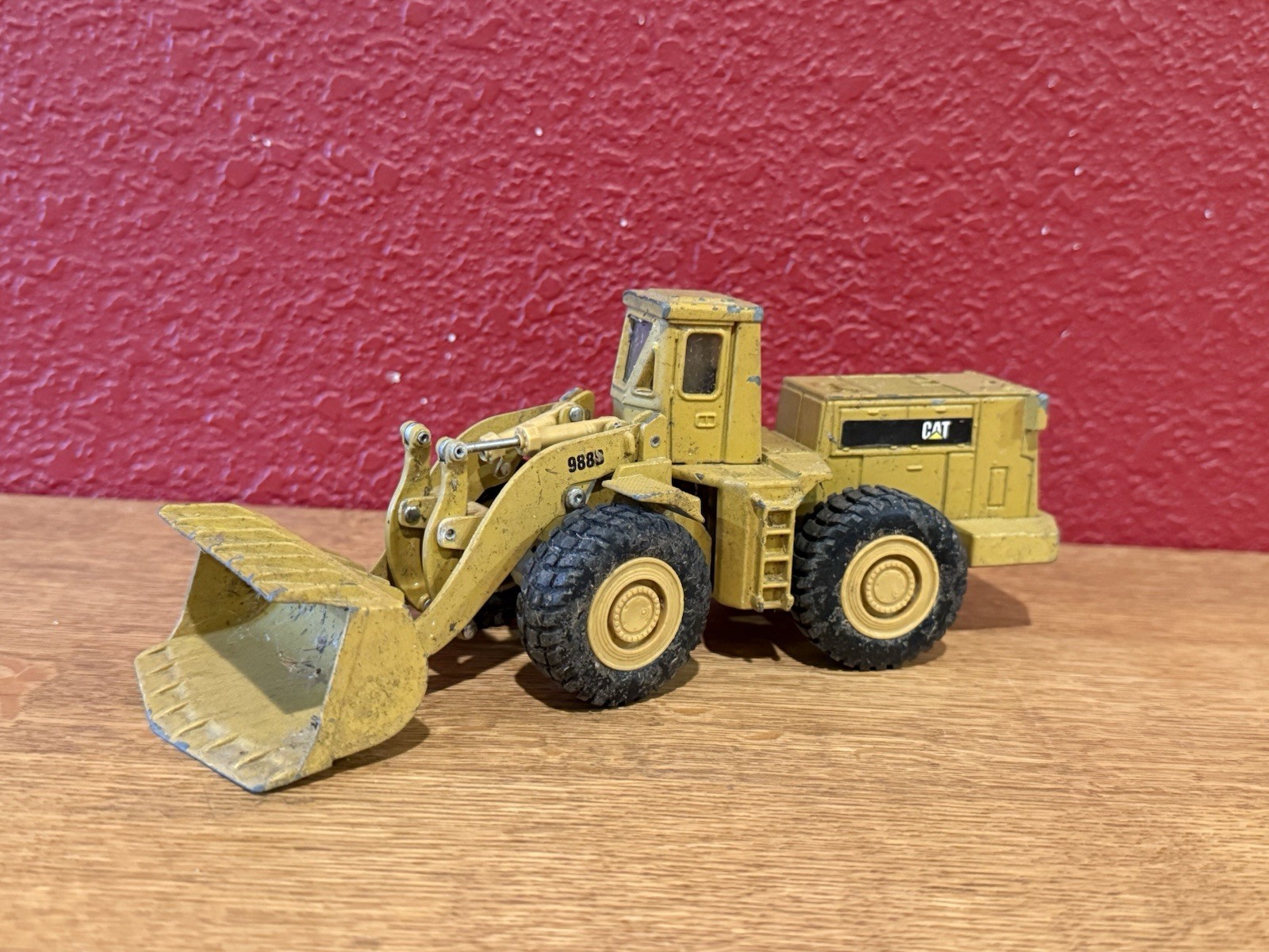 ERTL CAT Caterpillar Wheel Loader 988B 1445F Yellow Die Cast Model Vintage