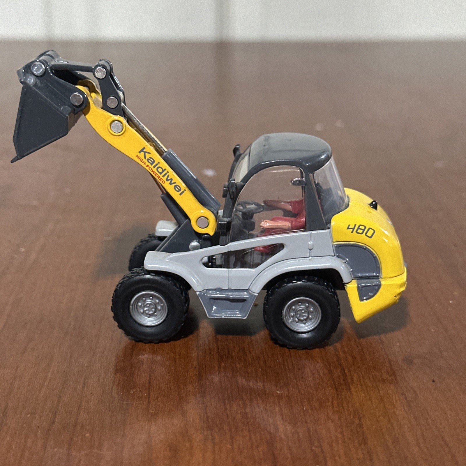 Kaidiei High-Powered 480 Mini-Wheel Loader w/Operator Die-cast