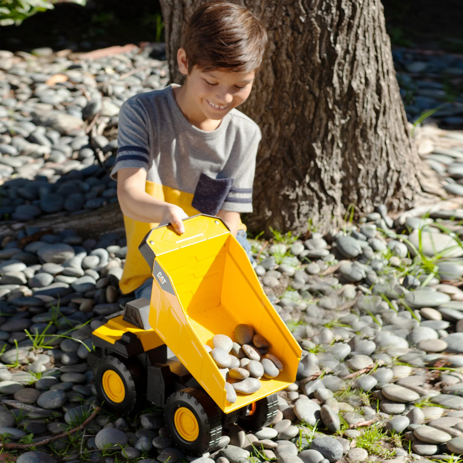 DUMP TRUCK TOY Caterpillar 16 Inch Steel