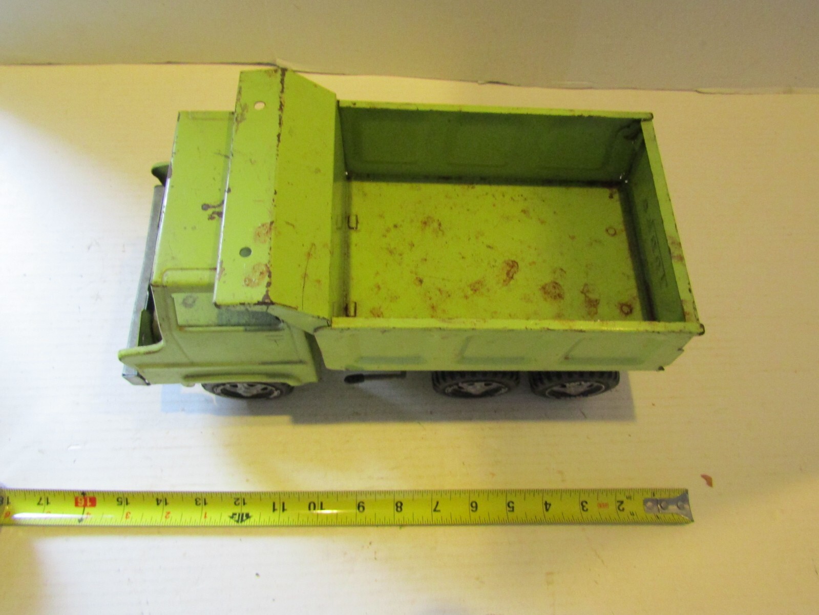VINTAGE TOY TRUCK PRESSED STEEL TONKA CONSTRUCTION GREEN DUMP DUMPER HAULER