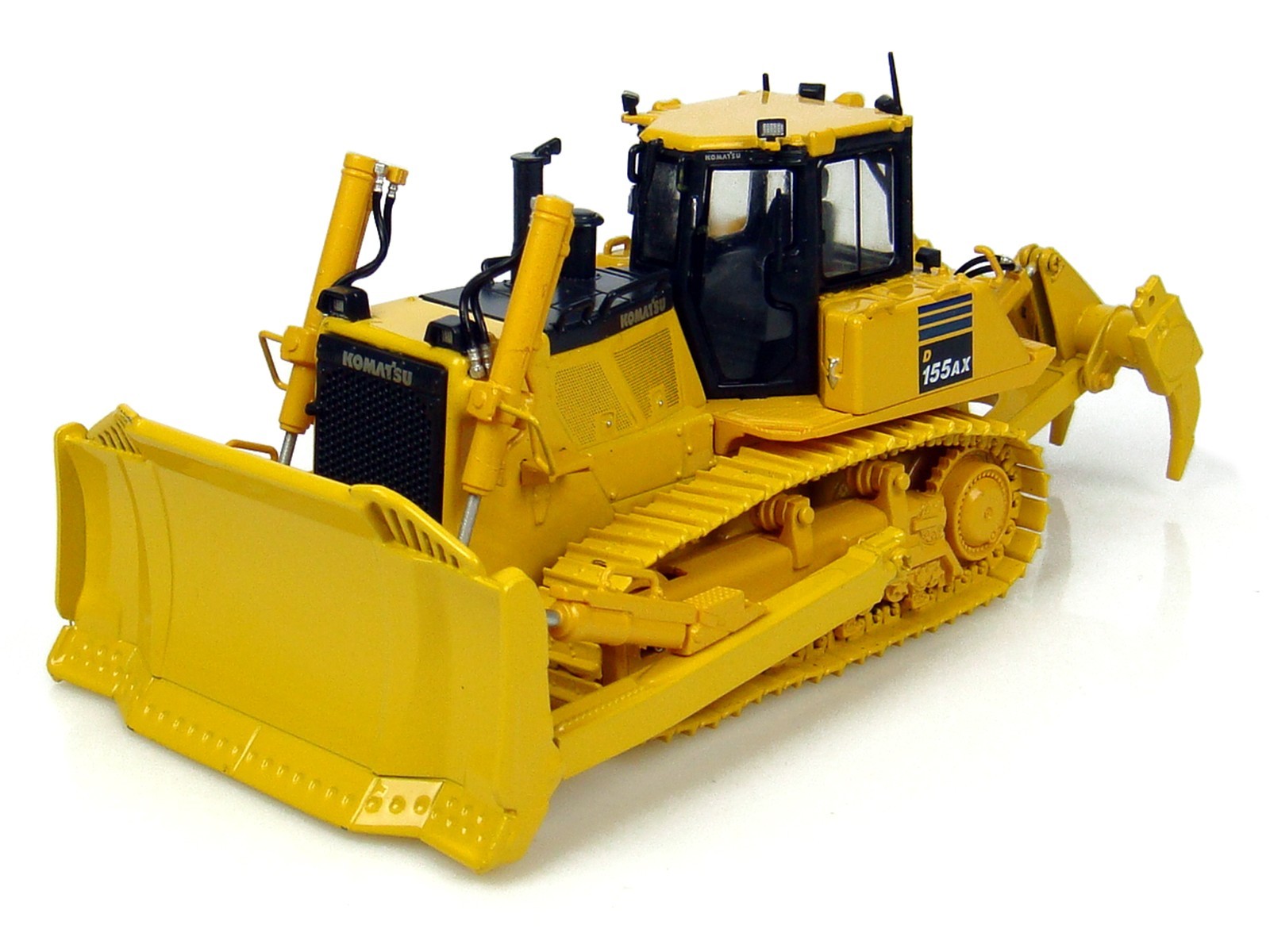 Universal Hobbies 1:50 Komatsu D 155 AX-7 Bulldozer Die-cast Replica UH8010