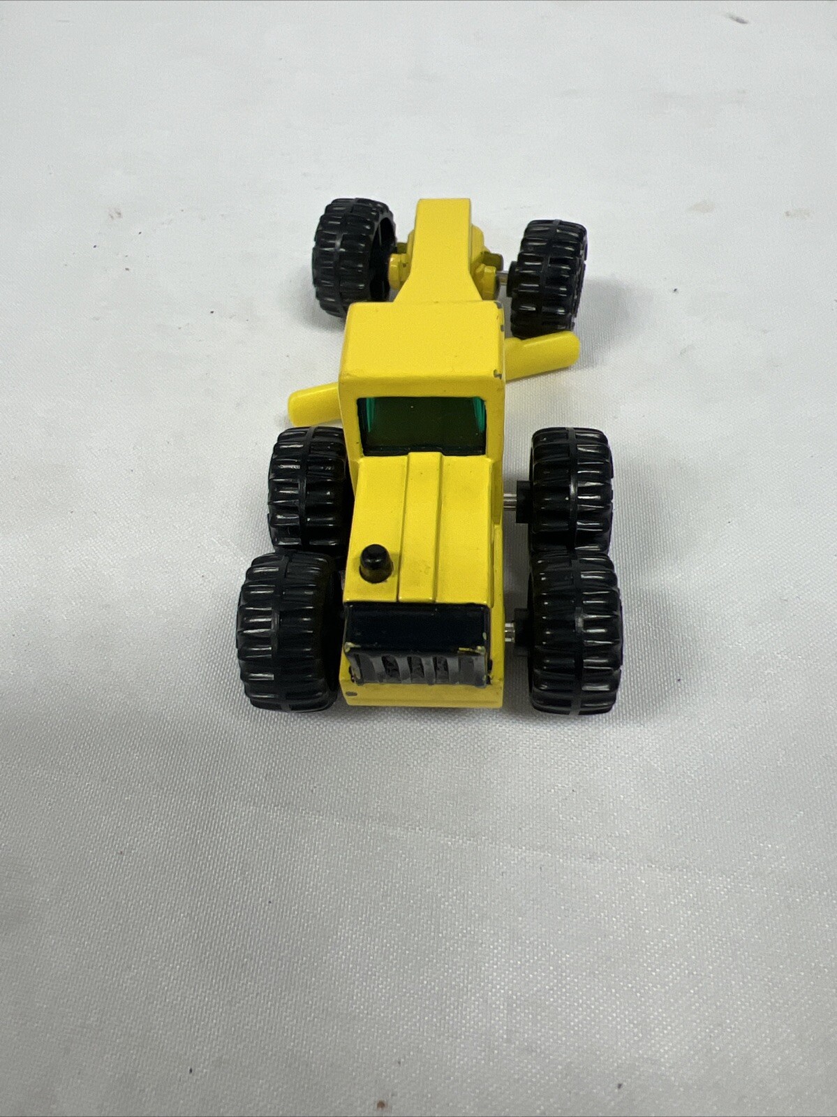 Tonka Toy 1994 Excavator construction equipment, metal with plastic scraper