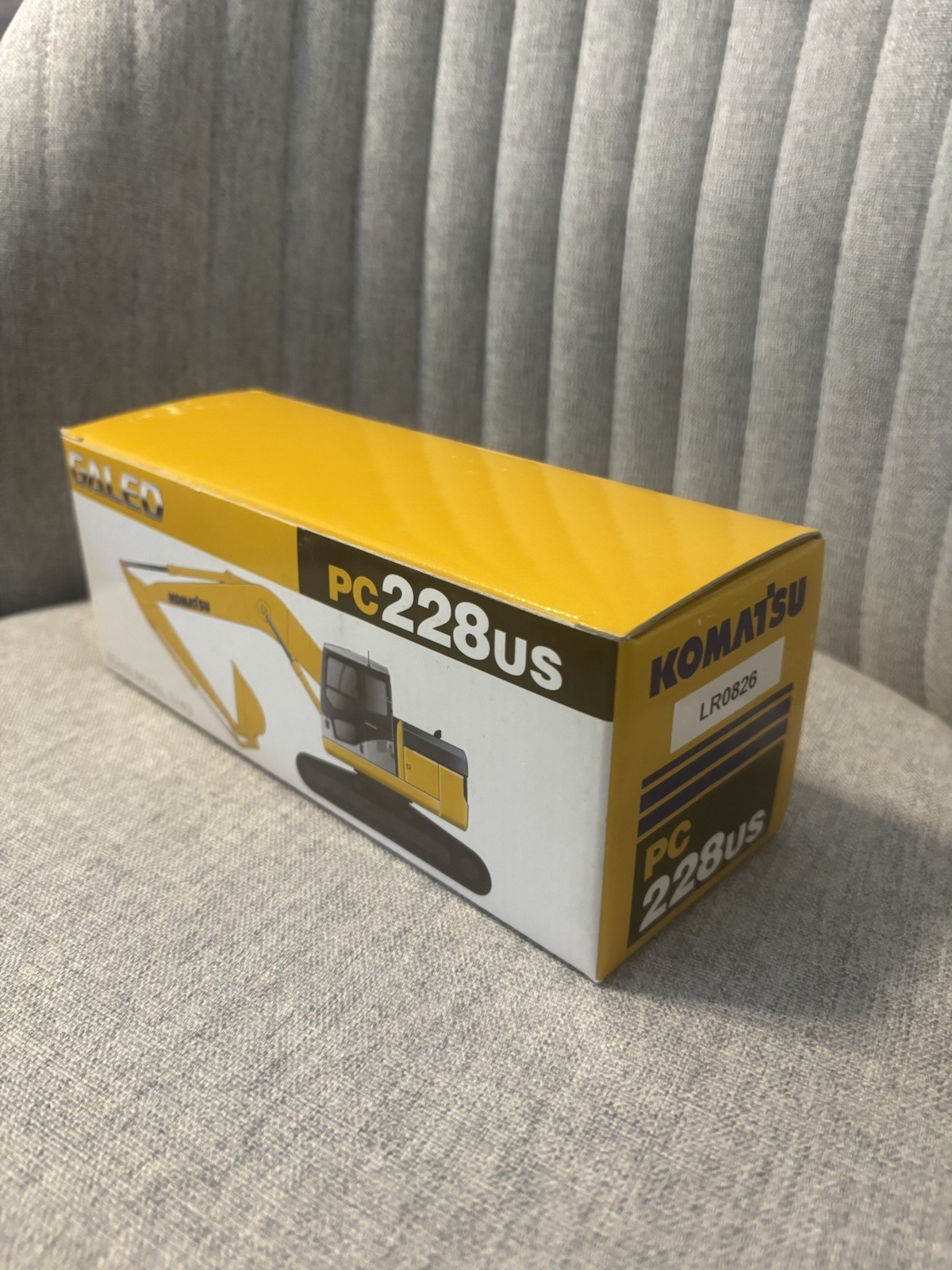 Komatsu Galeo PC228US Excavator 1:43 Diecast Model w/ Box READ DESCRIPTION