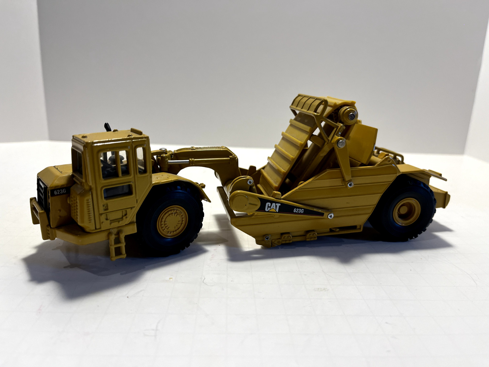 Norscot Caterpillar 623G Elevating Scraper; 1:50 Scale