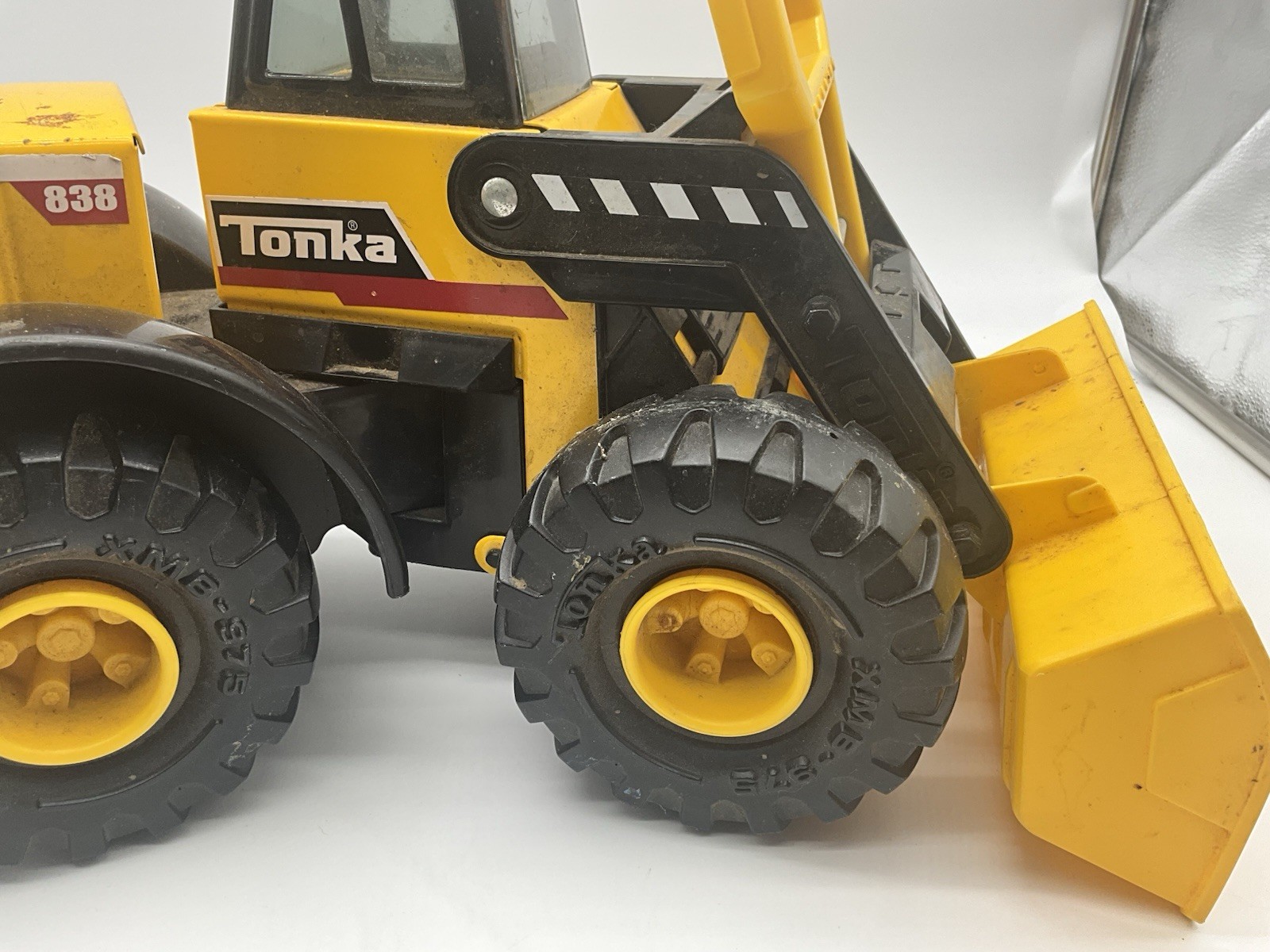 Tonka 952 Construction Front End Loader Excavator Metal & Plastic 18″ Long