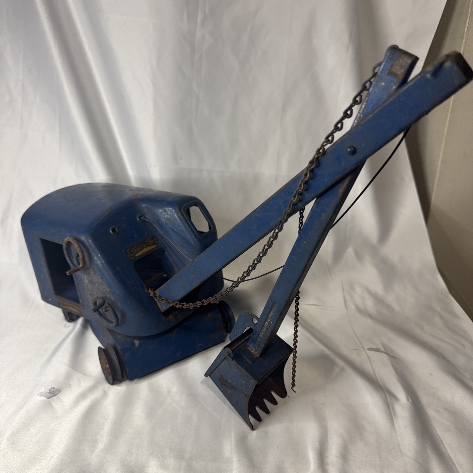 Vintage STRUCTO TOYS Steam Shovel Construction Equipment Pressed Steel Excavator