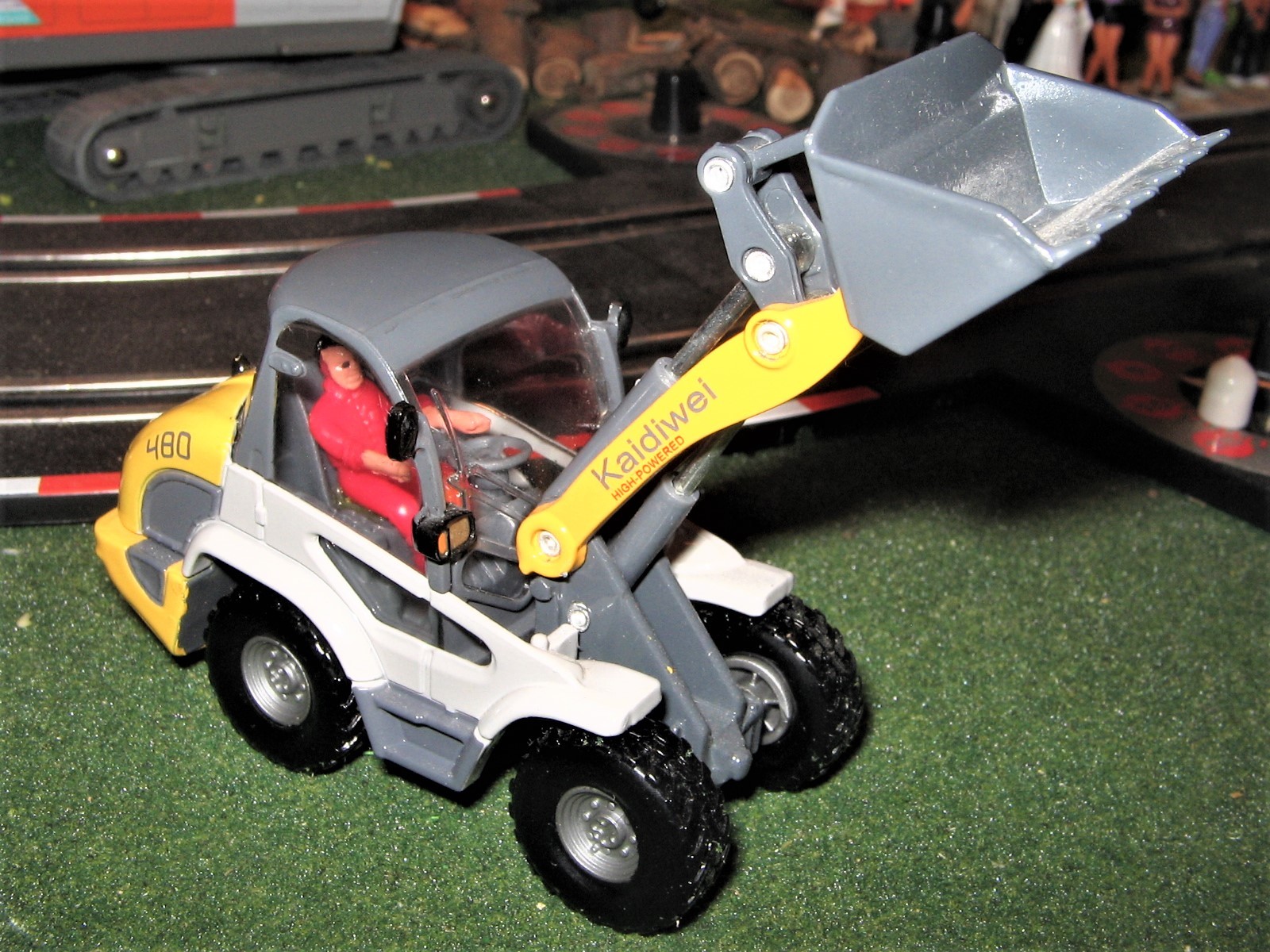 KDW 480 Mini-Wheel Loader – Kramer w/Operator 1/50 Die-cast LN
