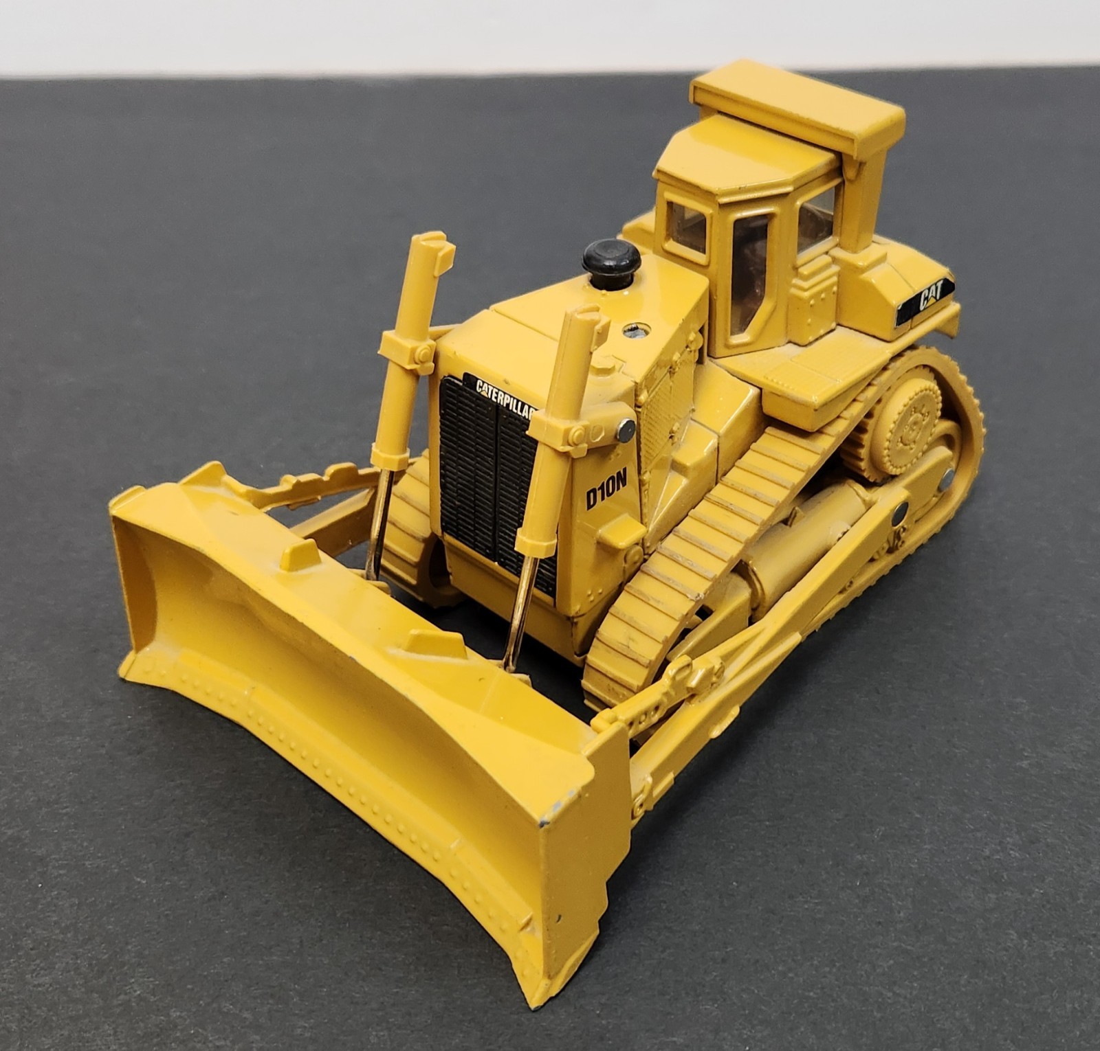 Vintage ERTL Caterpillar D10N Track-Type Tractor Bulldozer 1:50 Scale Diecast