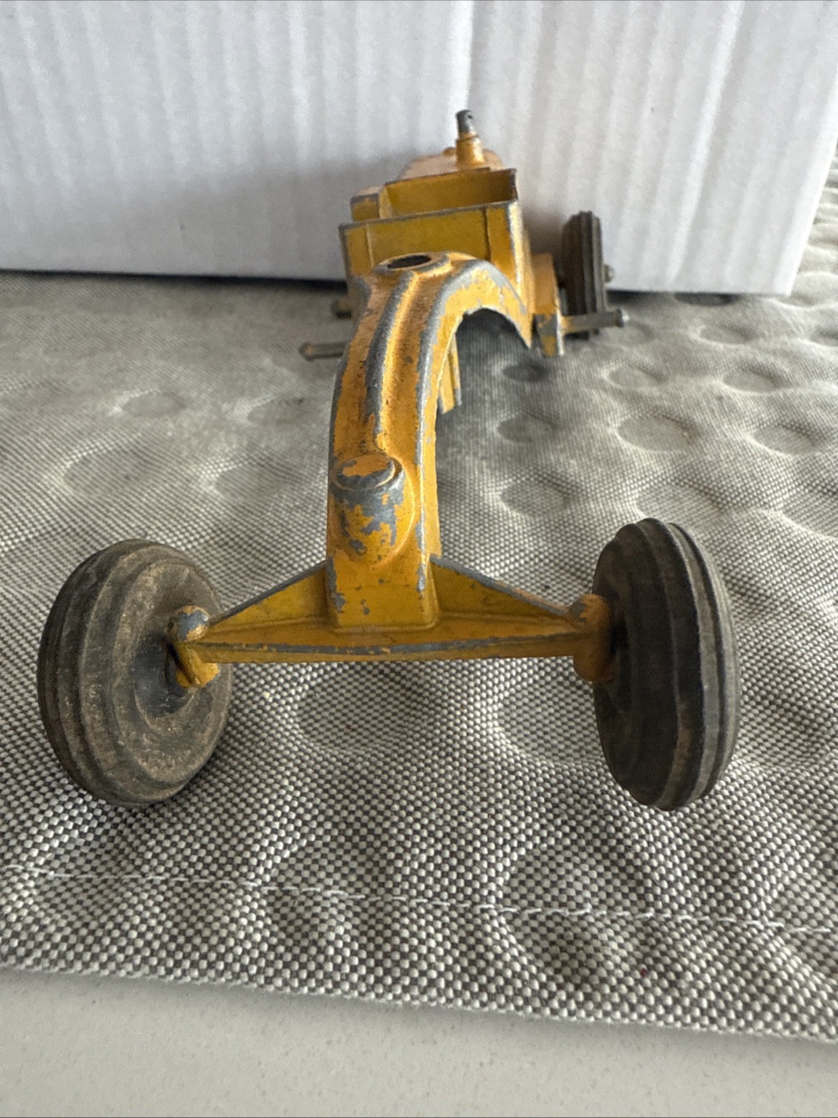 VINTAGE 5.5” TOOTSIE TOY ROAD GRADER YELLOW INCOMPLETE FOR PARTS