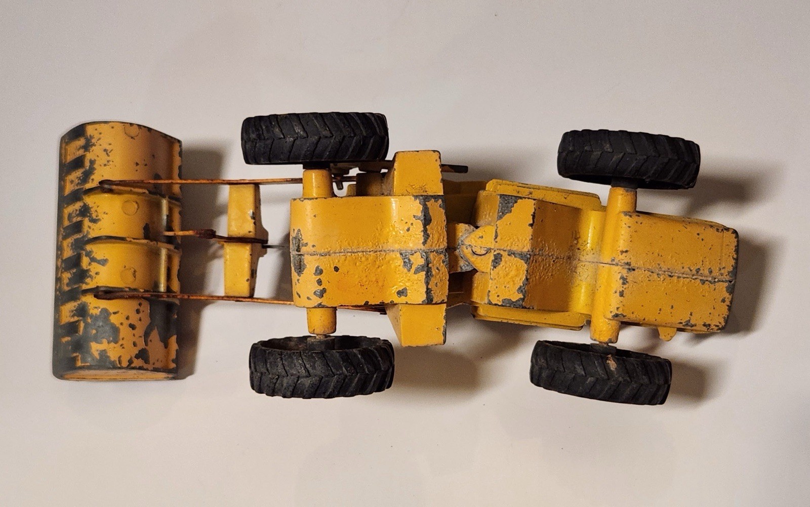 Vintage IH Payloader 10U Loader Toy 14” International Harvester Metal USA