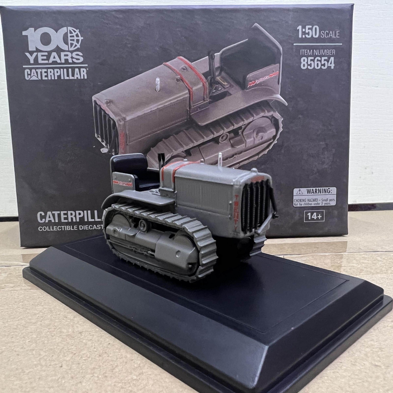 DM 1:50 CAT TWENTY Tractor Alloy Engineering Vehicle Model 85654