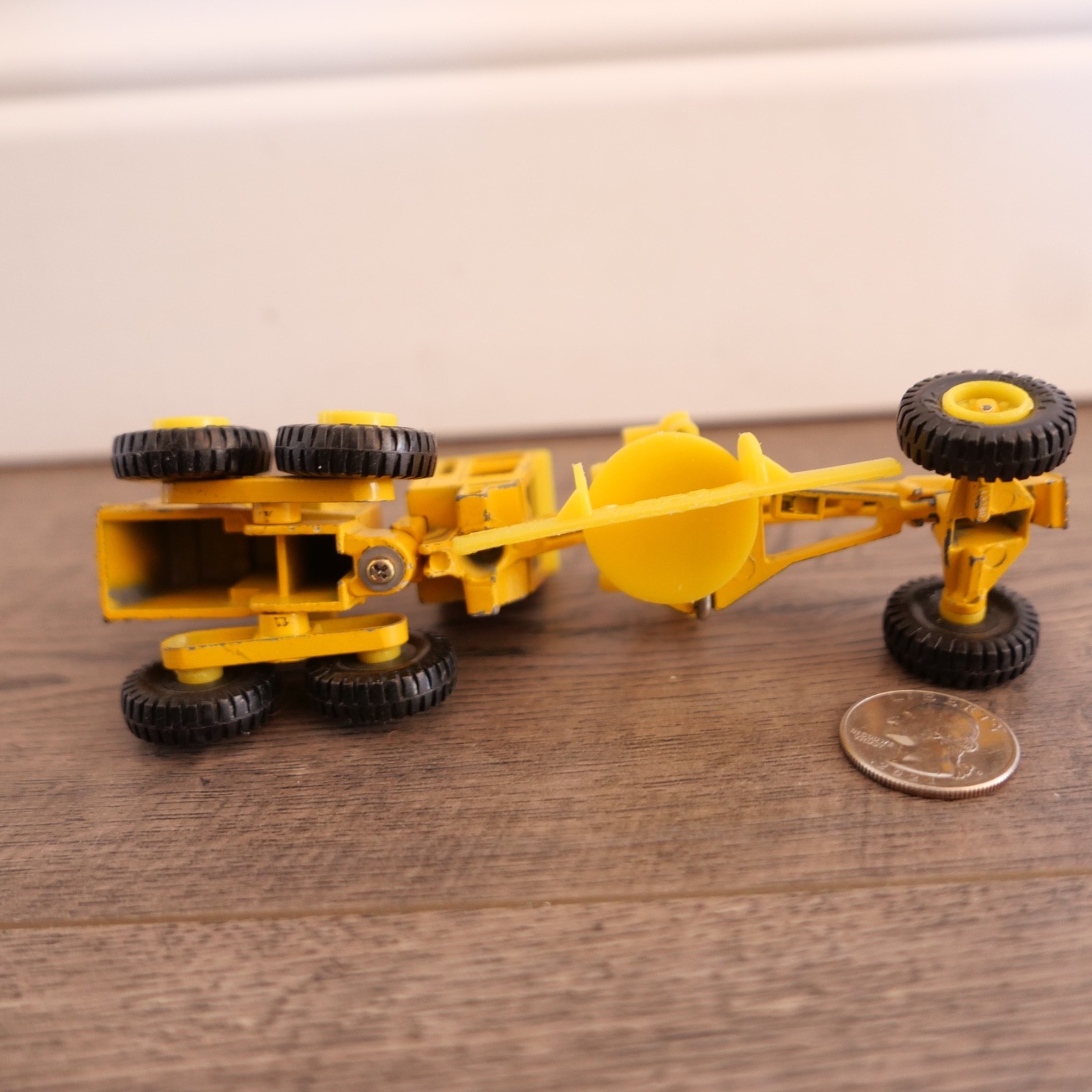 Vintage Ertl Mighty Movers Caterpillar Road Grader 6″ Die-Cast Pre-owned