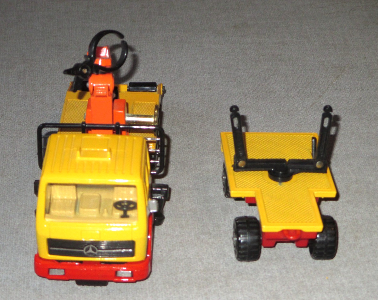 1981- MATCHBOX SUPER KINGS -K-43- MERCEDES TRACTOR-TRUCK LOG CARRIER MINT TOY