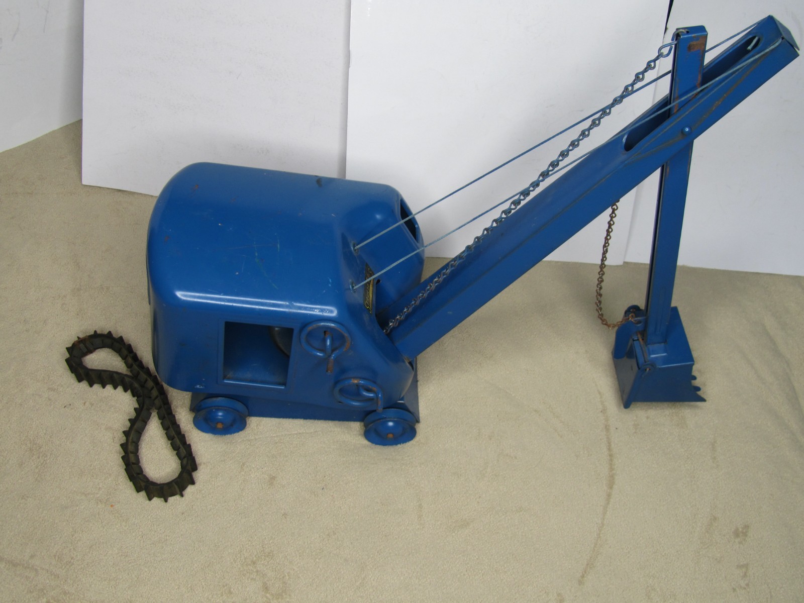 Vintage 1950’s Structo Toy Blue Crane Pressed Steel Working Winche Missing Tread