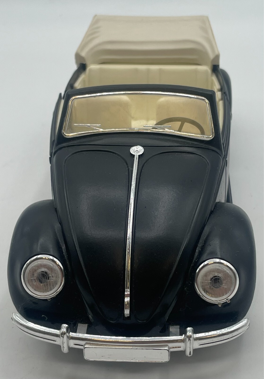 Solido 8014 Volkswagen Beetle Cabriolet 1949 Open Black – 1/18 France Die-cast