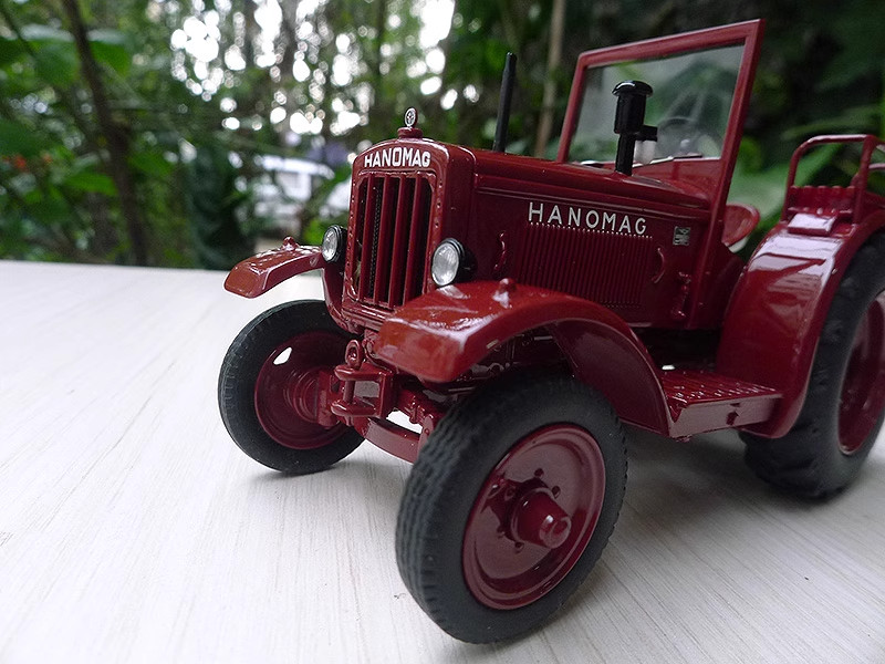 1:32 SCHUCO Hanomag R 40 Tractor Construction Farm Machine Equipment Resin Model
