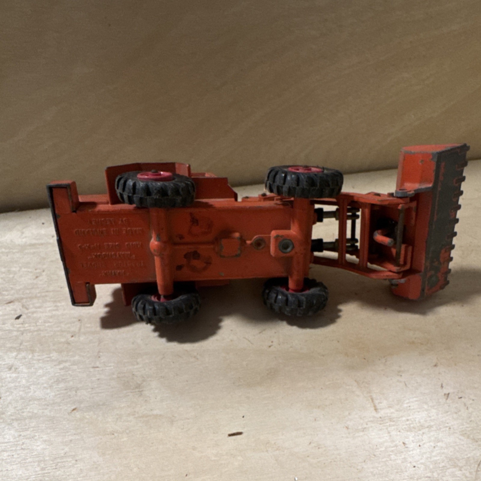 Matchbox King Size Hatra Loader Diecast Toy Vehicle Orange Black Red