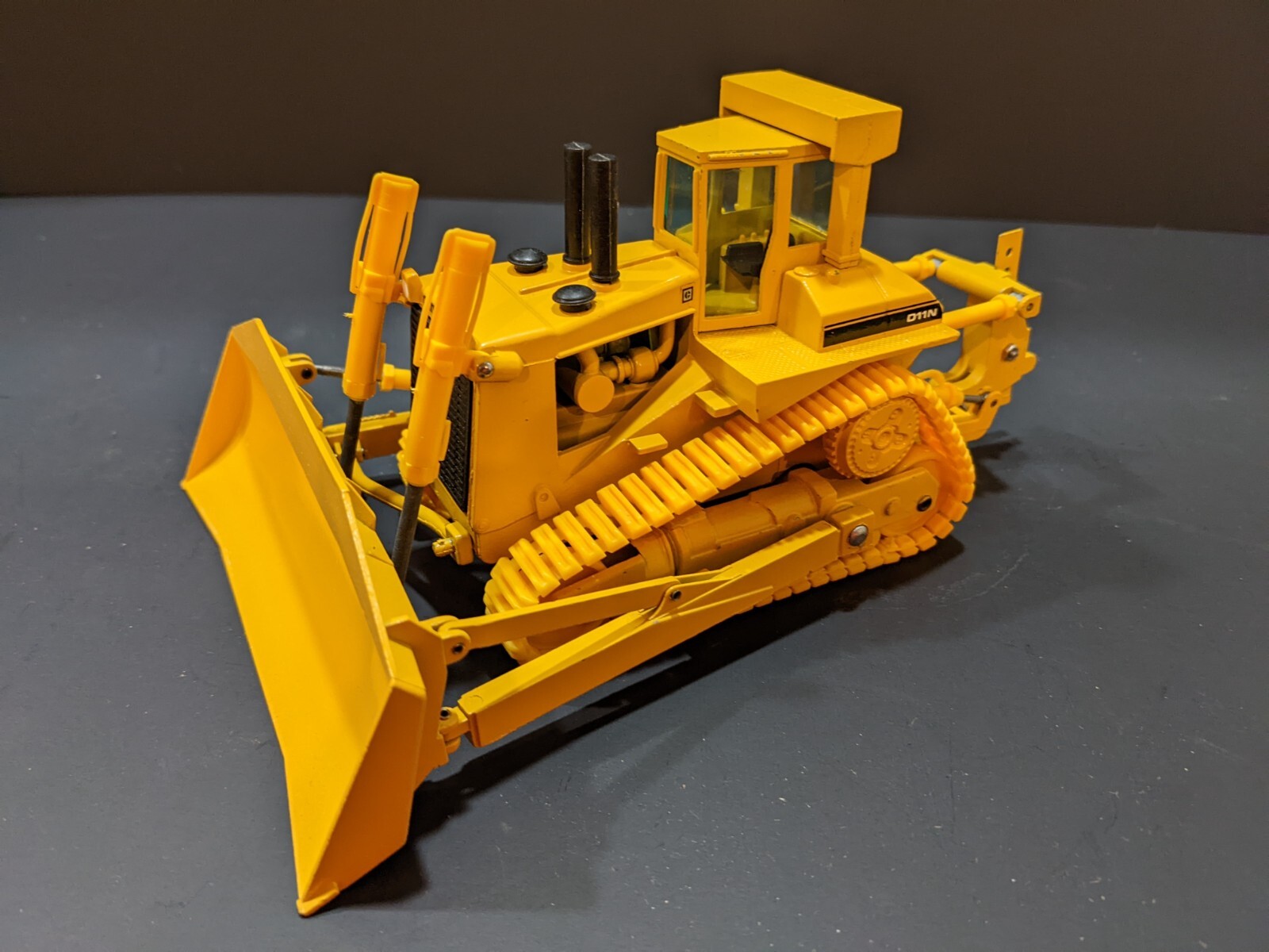 CATERPILLAR CAT D11N DOZER WITH IMPACT RIPPER – CONRAD 1:50 SCALE #2852 NEW!