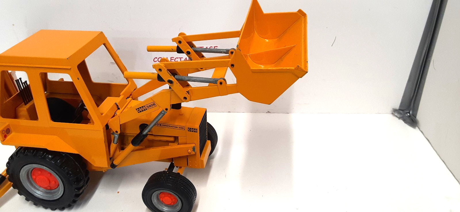 Vintage Case 580B Construction King Loader Backhoe 1:16 – Gescha – W. Germany
