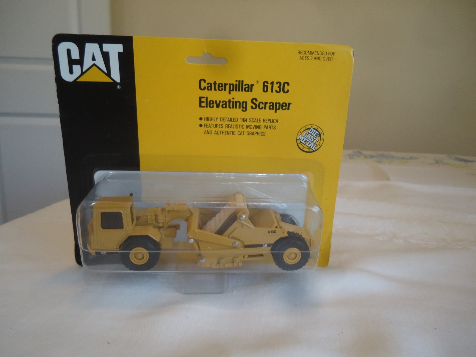 ERTL 1/64 Scale Caterpillar (CAT) 613C Elevating Scraper 2419